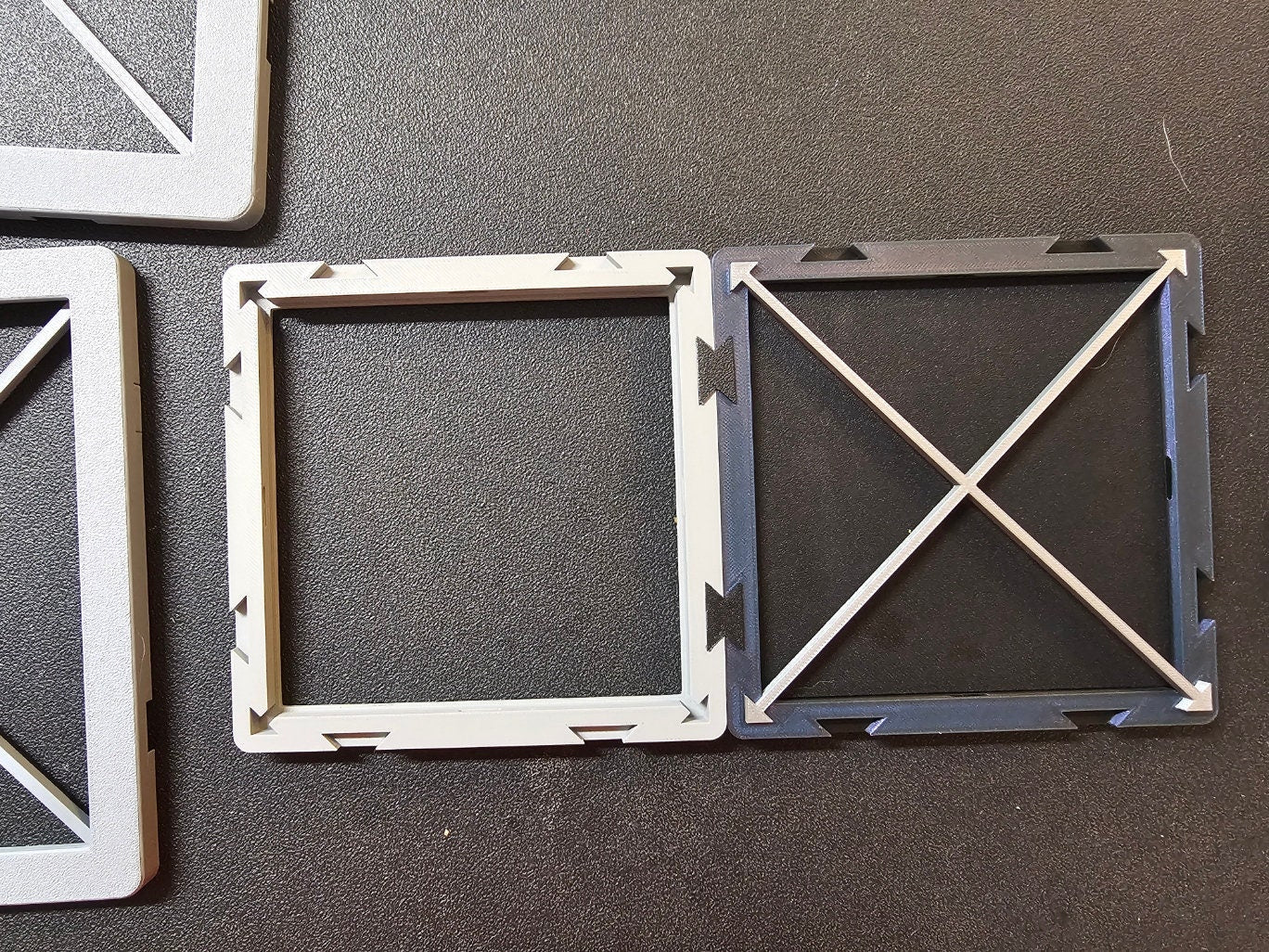 Connectable Picture Frame for Hueforge prints.